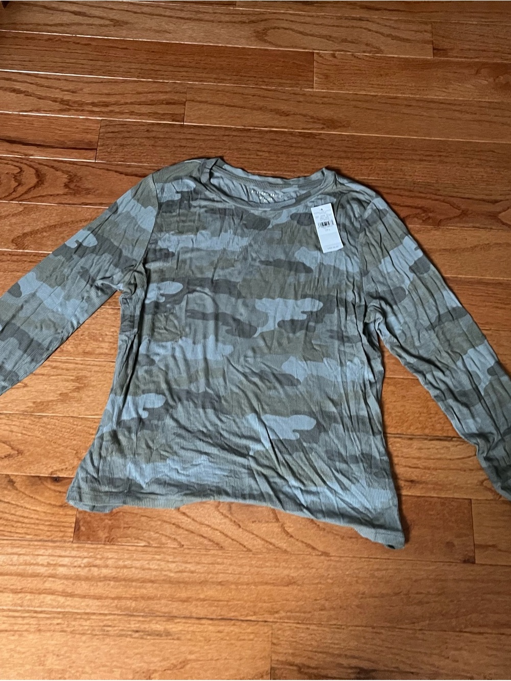 American Eagle Outfitters Olive Camo Long Sleeve Top